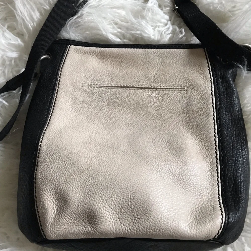 The Sak Laurel crossbody leather‎ handbag EUC